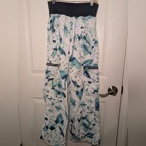Zumba Pants Womens Small Green White Cargo Fitness Activewear Nylon Logo